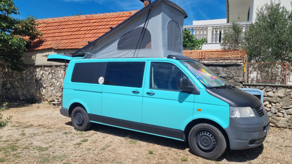 mały campervan
